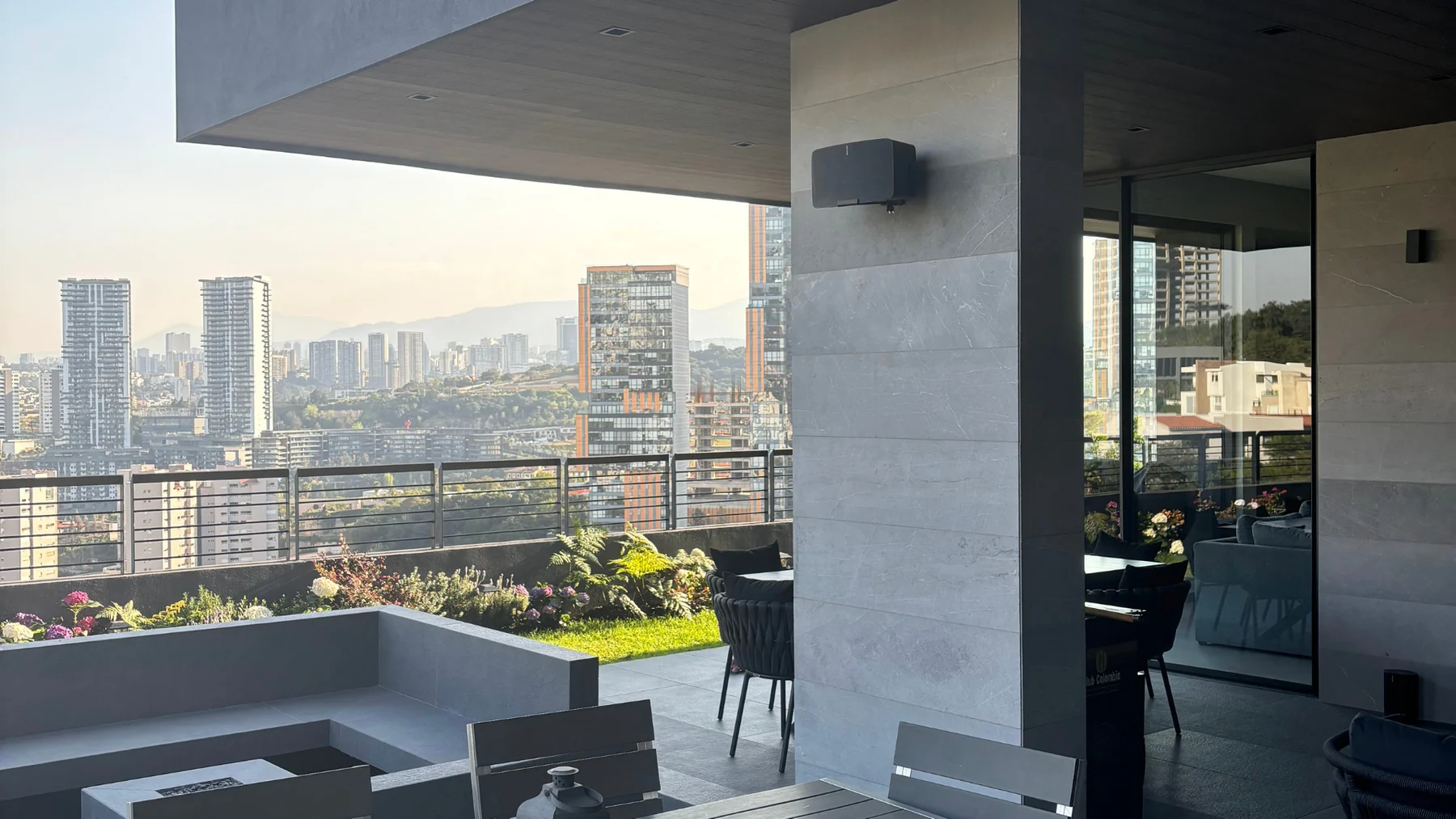 Casa con sistema de audio SONOS — 3