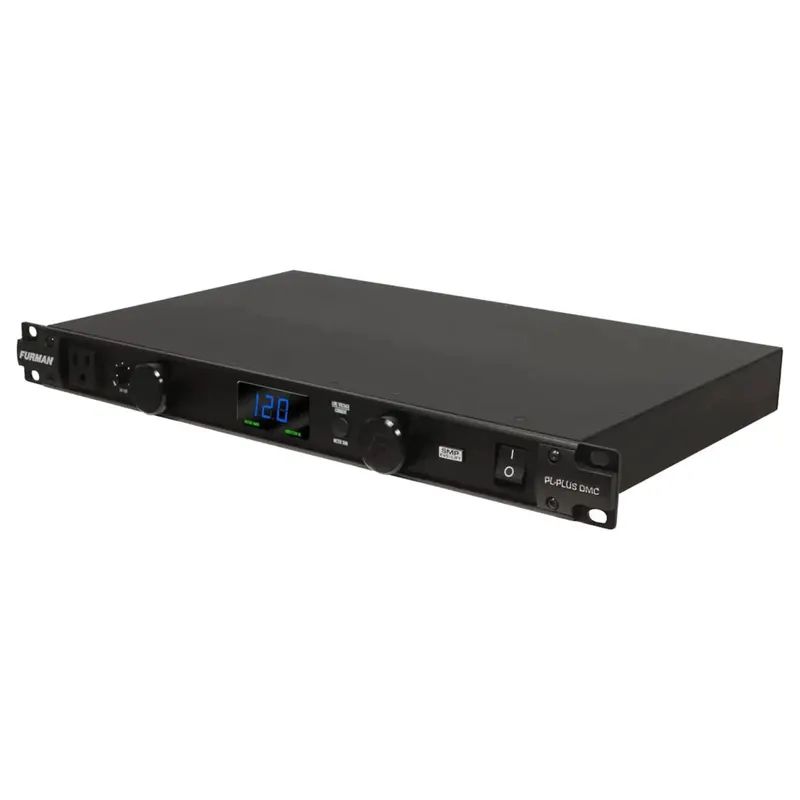 Furman PL-PLUS DMC — Acondicionador de Energía 15A con Luces Retráctiles y Voltímetro/Amperímetro Digital