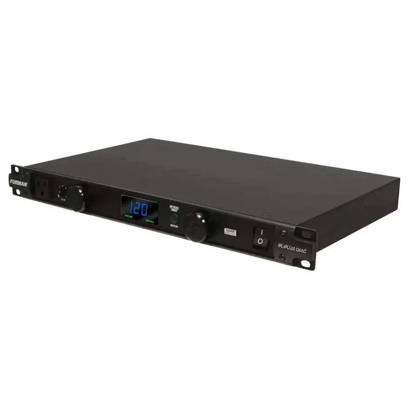Furman PL-PLUS DMC — Acondicionador de Energía 15A con Luces Retráctiles y Voltímetro/Amperímetro Digital